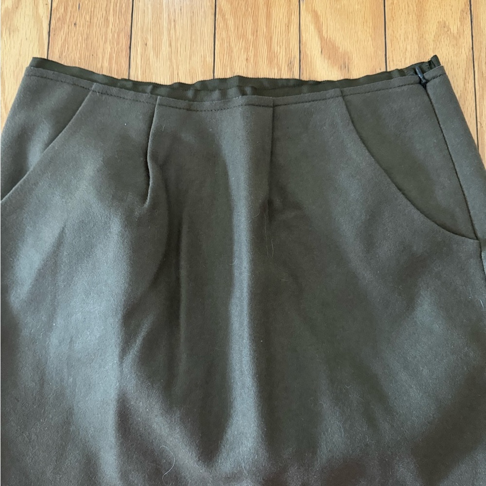 🎉5 items for $15!🎉 J crew olive green wool felted skirt - Picture 3 of 4